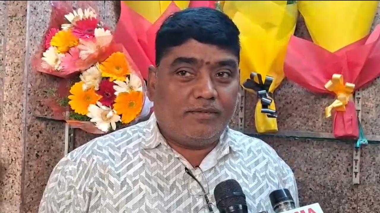 కర్నూలులో ఫ్లవర్ బొకే ఎగ్జిబిషన్ కర్నూలులో ఫ్లవర్ బొకే ఎగ్జిబిషన్