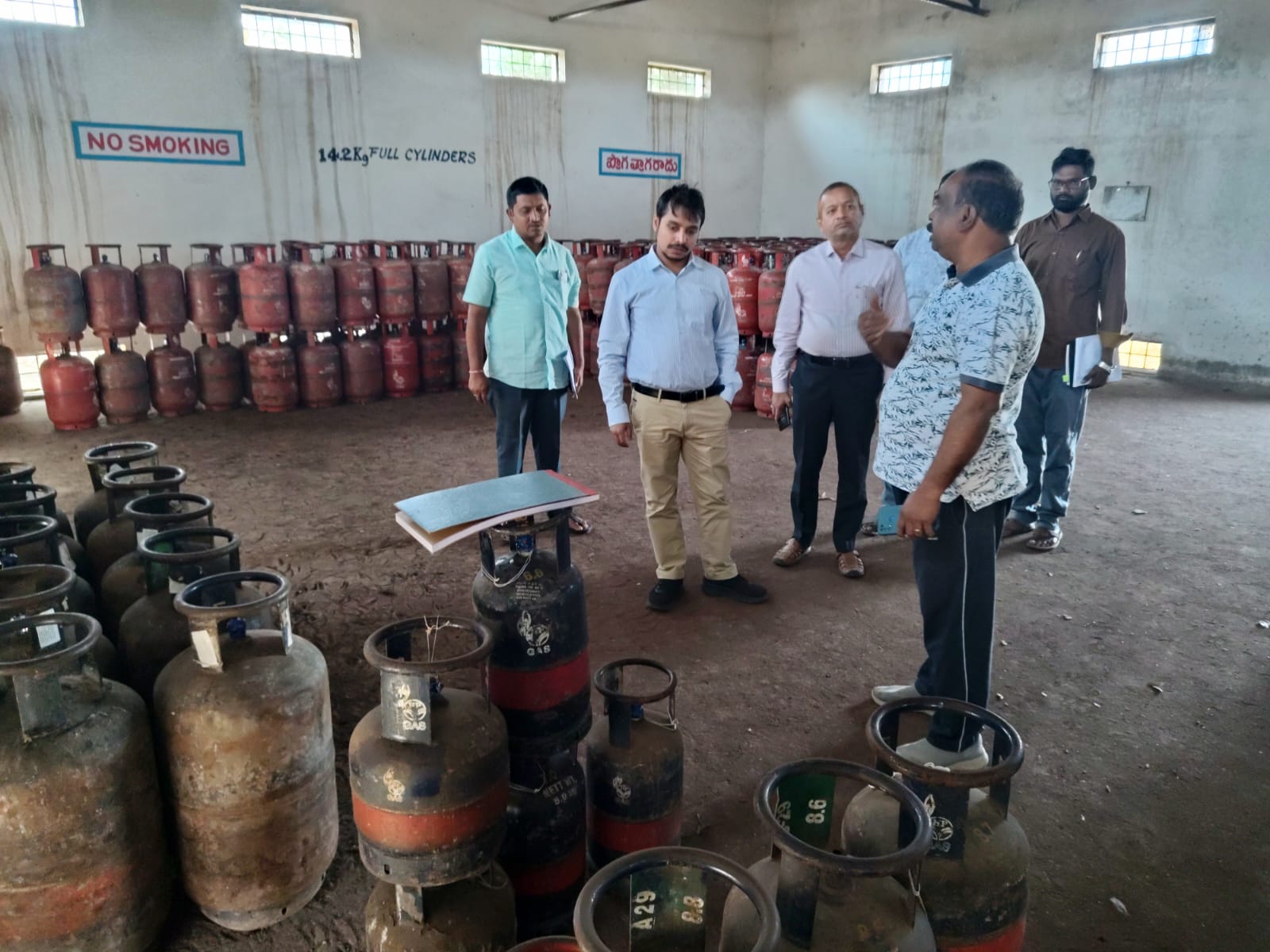 అంజనా గ్రామీణ విత్రక్ గ్యాస్ ఏజెన్సీ పై విచారణ అంజనా గ్రామీణ విత్రక్ గ్యాస్ ఏజెన్సీ పై విచారణ