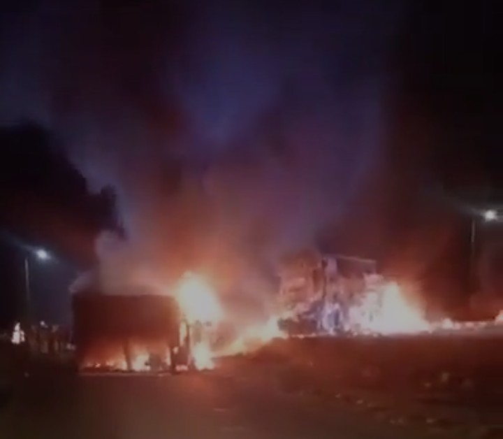 ఘోర రోడ్డు ప్రమాదం బస్సు లో 36 మంది ప్రయాణికులు