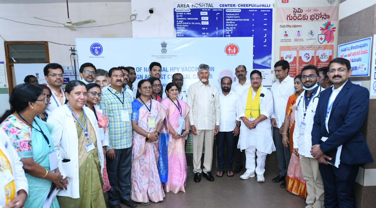 చీపురుపల్లి నియోజకవర్గంలో పర్యటించిన ముఖ్యమంత్రి చీపురుపల్లి నియోజకవర్గంలో పర్యటించిన ముఖ్యమంత్రి
