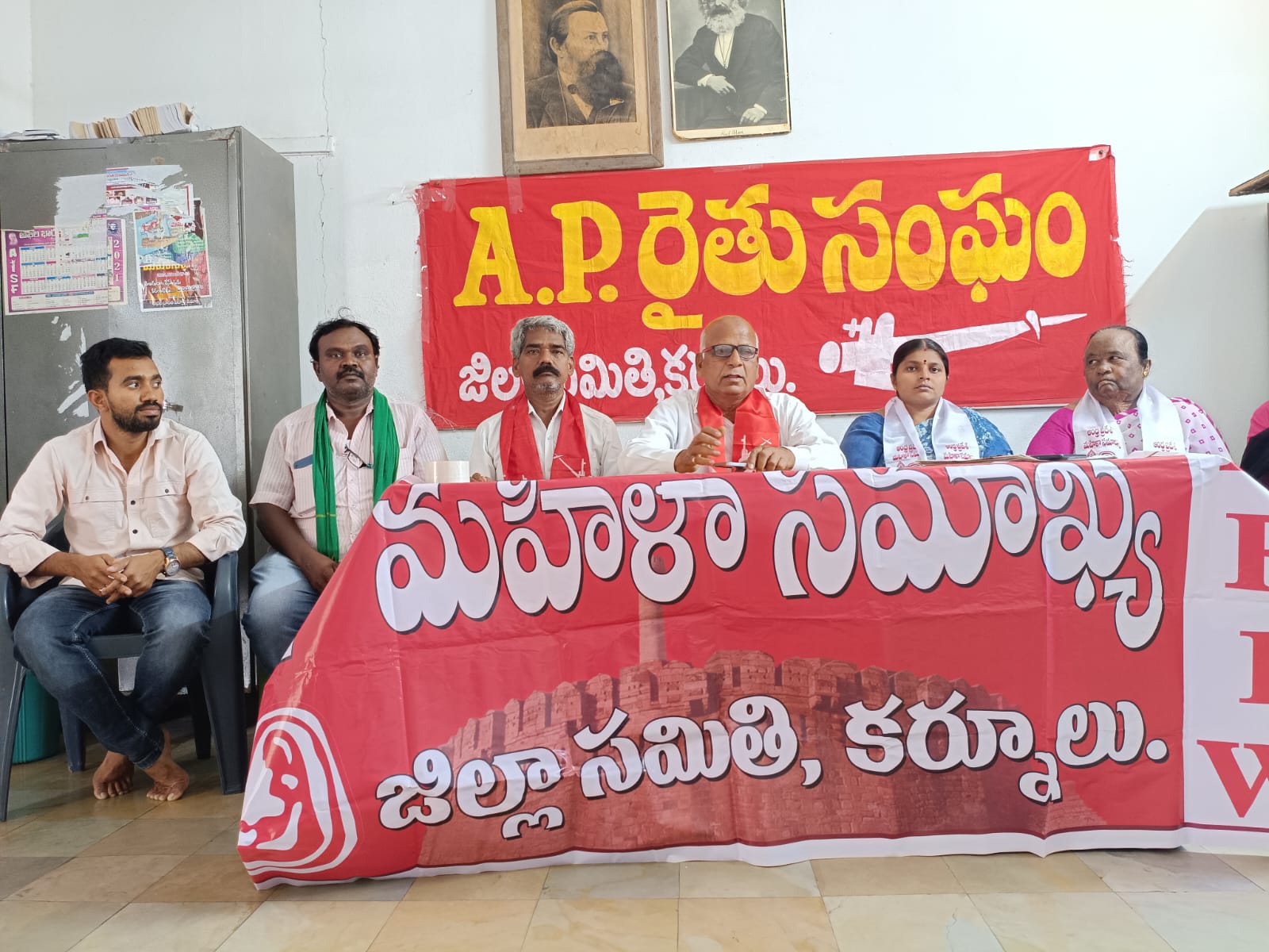 వ్యవసాయంలోనూ మహిళలదే కీలకపాత్ర : రాష్ట్ర రైతు సంఘం కార్యదర్శి జగన్నాథం వ్యవసాయంలోనూ మహిళలదే కీలకపాత్ర : రాష్ట్ర రైతు సంఘం కార్యదర్శి జగన్నాథం