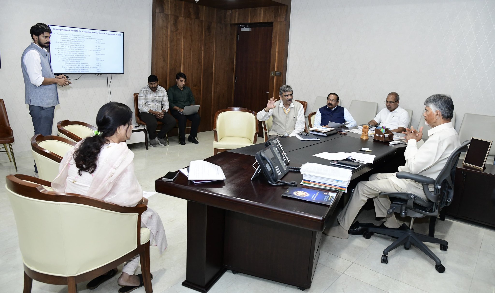 జీరో పావర్టీ మిషన్ సమర్ధంగా చేపట్టాలి