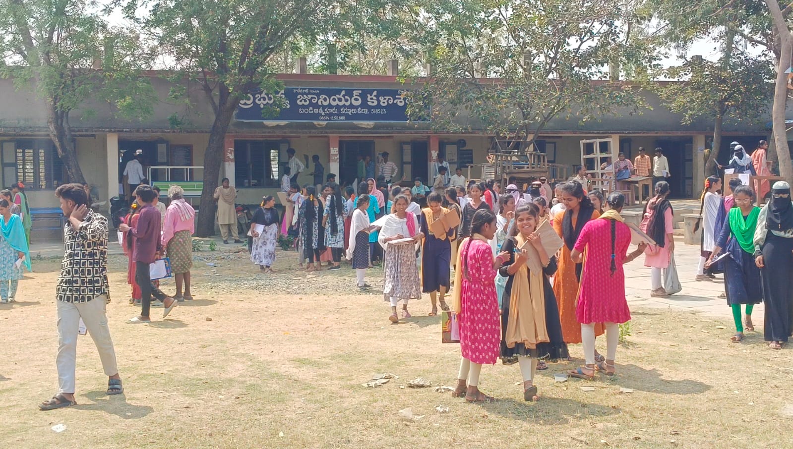 ఇంటర్ పరీక్షలకు 05మంది విద్యార్థులు గైర్హాజరు