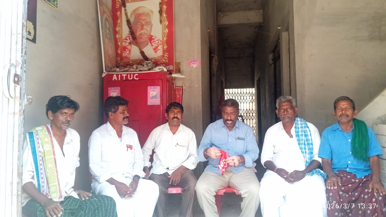 ప్రతి పేదవాడికి మూడు సెంట్లు ఇంటి స్థలం ఇవ్వాలి