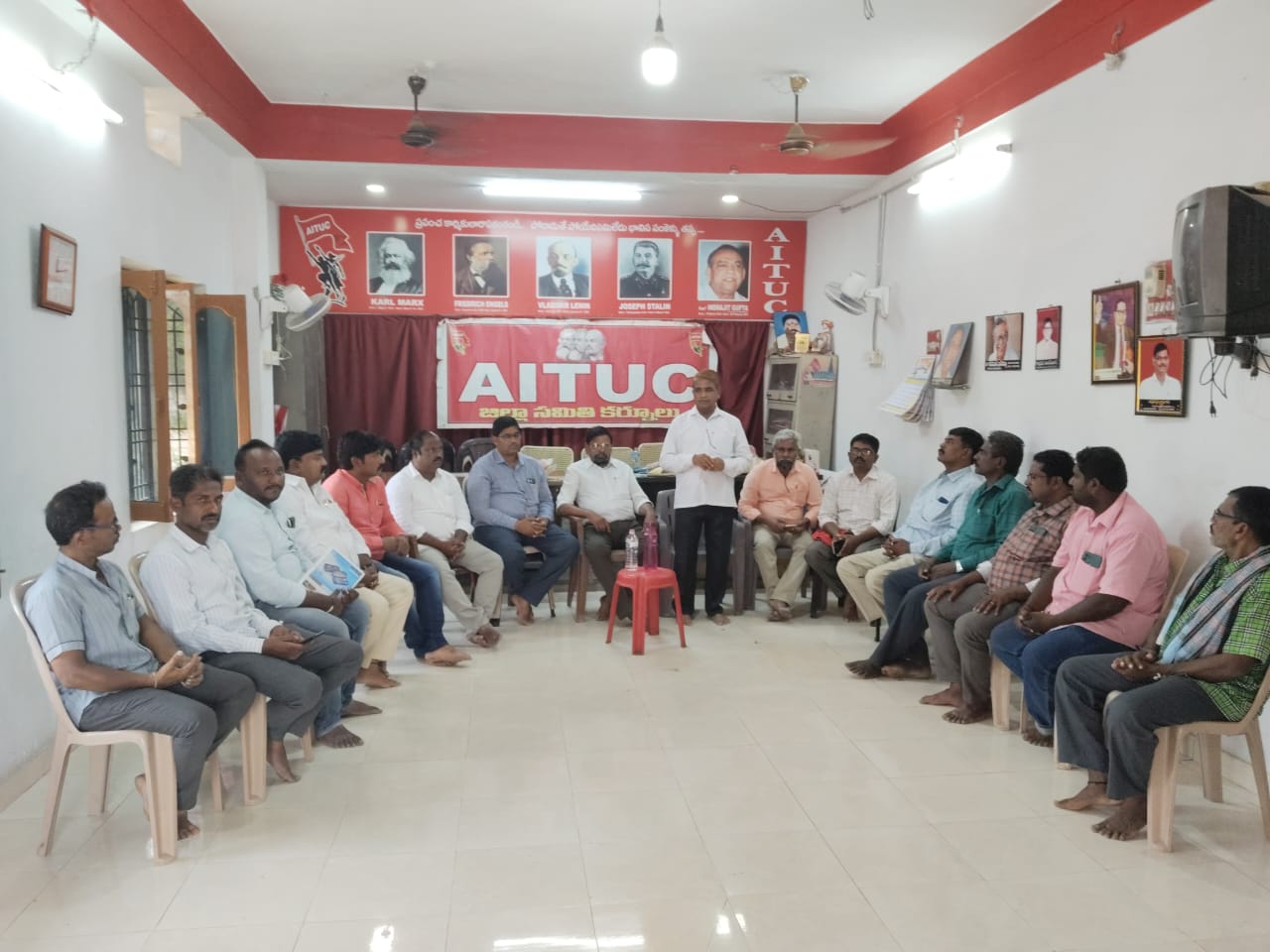 బ్లాక్ డే ను విజయవంతం చేయండి: ఏఐటీయూసీ