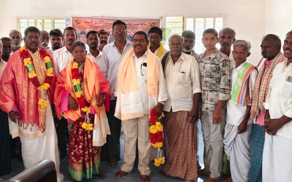 మాజీ సర్పంచ్ కు ఘన సన్మానం