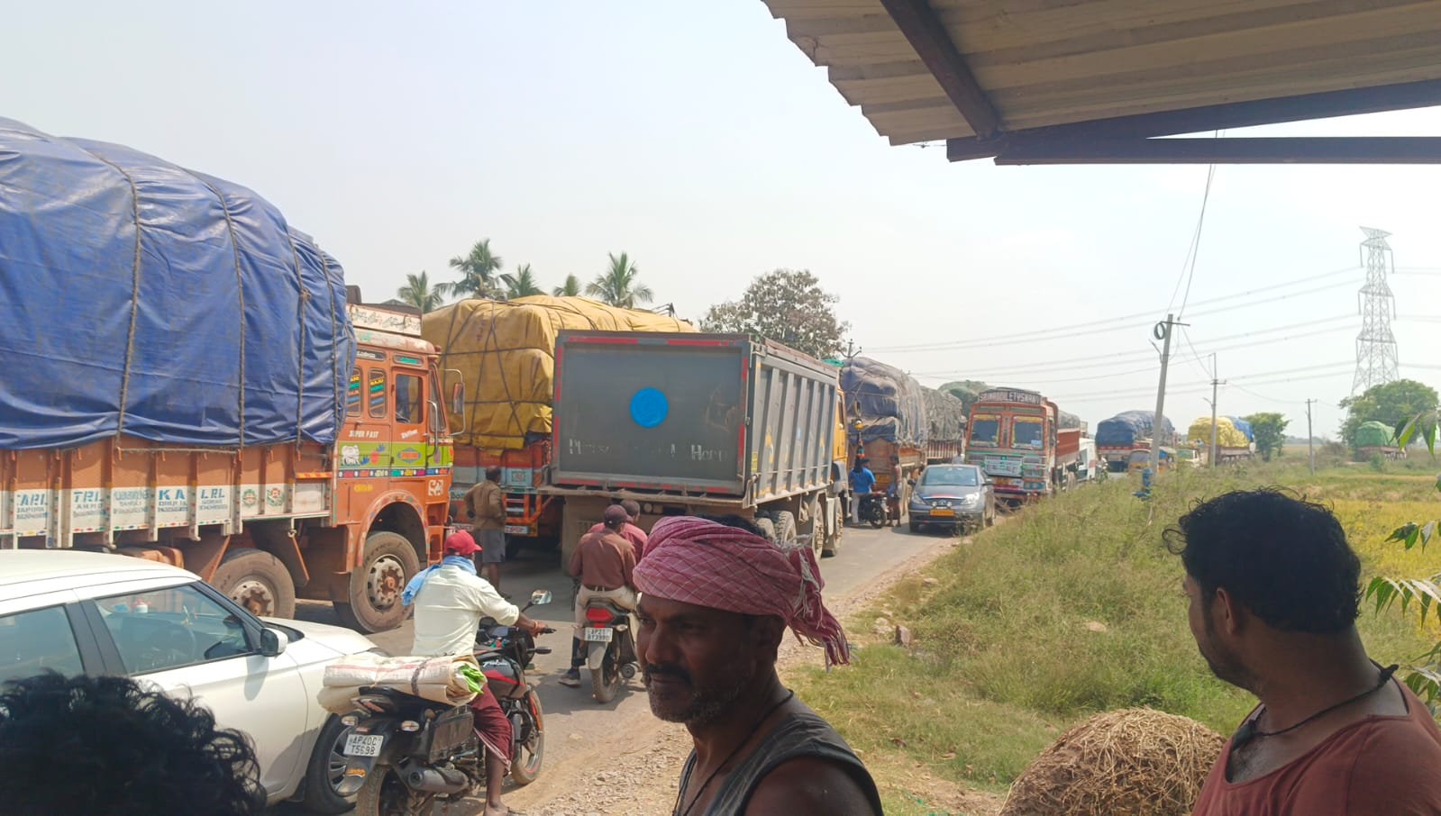 అయ్యవారి కోడూరులో  ట్రాఫిక్ అంతరాయం