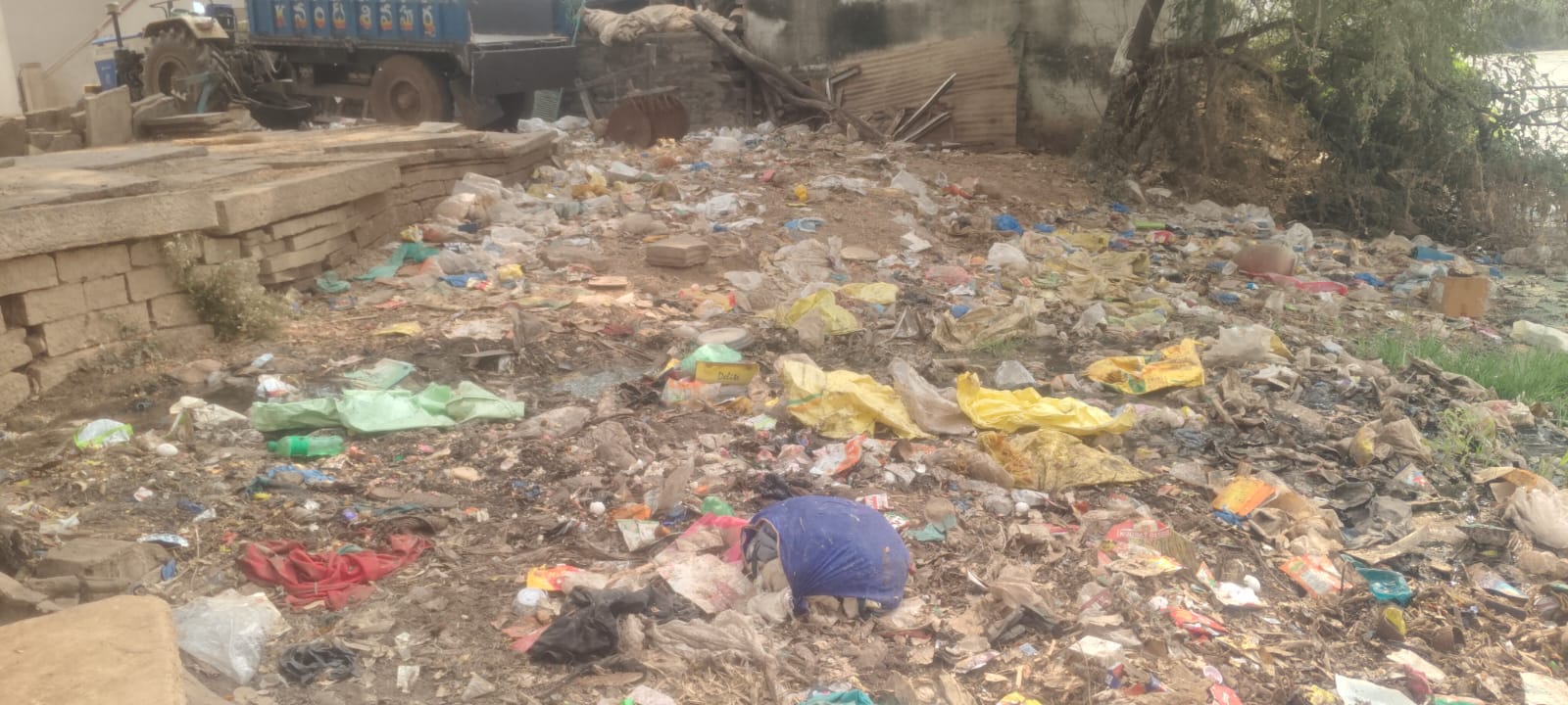  డ్రైనేజీ  సమస్య  పరిష్కరించని అధికారులు 