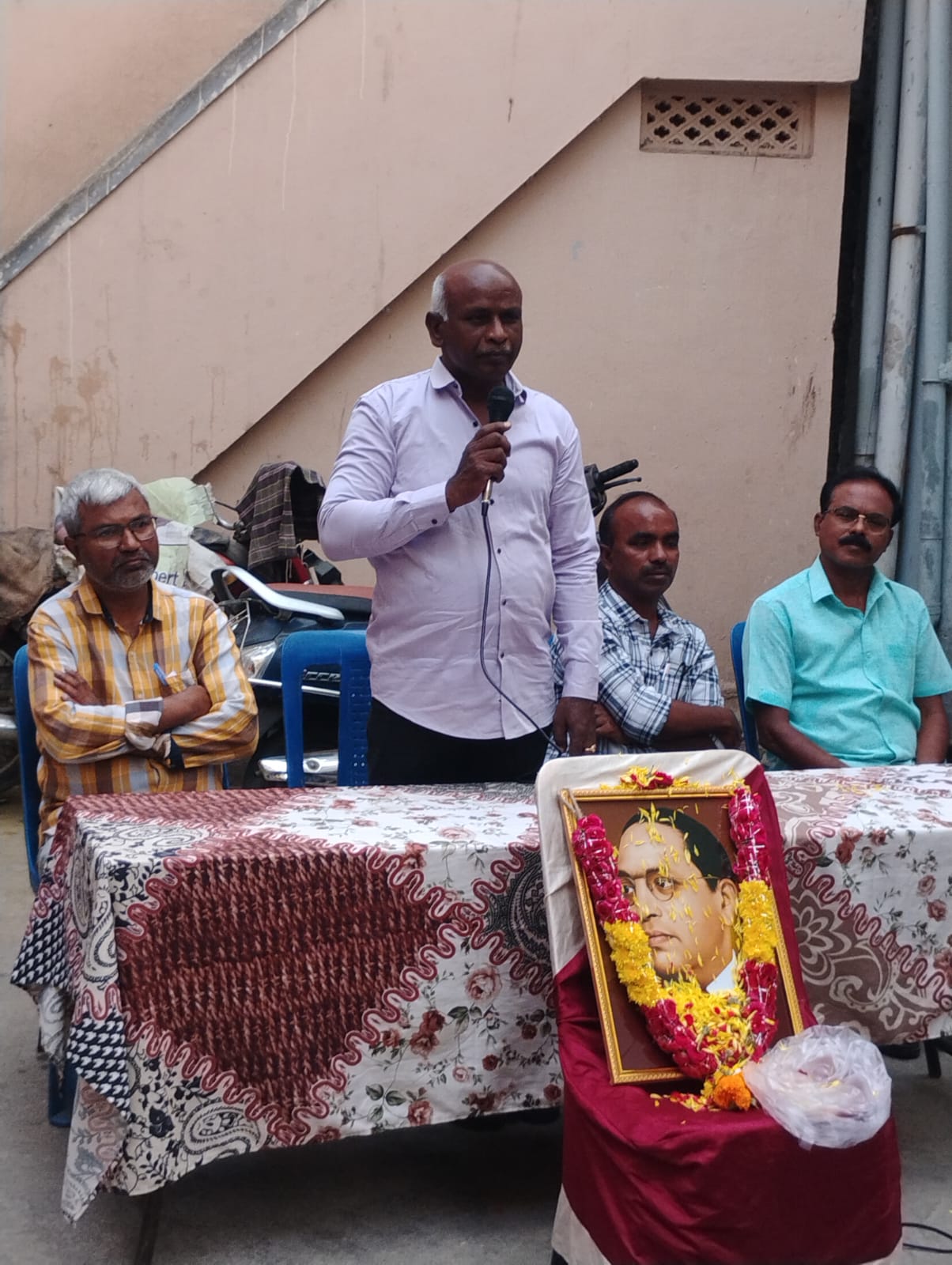 అంబేద్కర్ ఆలోచన విధానాలను అనుసరించాలి