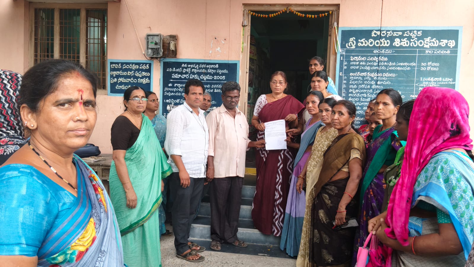 ప్రభుత్వానికి పట్టని అంగన్వాడీల సమస్యలు ప్రభుత్వానికి పట్టని అంగన్వాడీల సమస్యలు