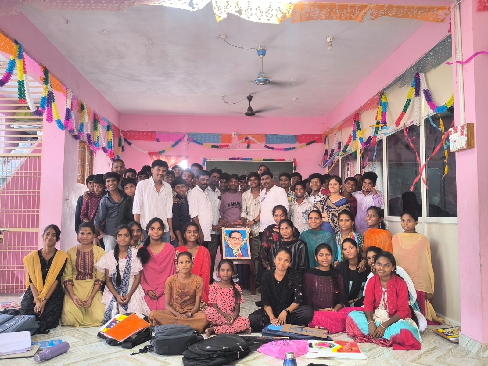 రాజ్యాంగాన్ని మార్చేందుకు బీజేపీ కుట్ర చేస్తుంది : కాంగ్రెస్