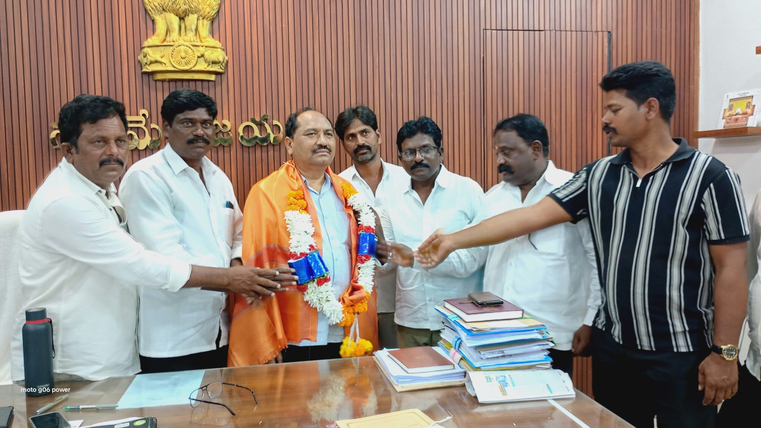 నూతన ఆర్డీవోను కలిసిన ఎమ్మార్పీఎస్ నాయకులు నూతన ఆర్డీవోను కలిసిన ఎమ్మార్పీఎస్ నాయకులు
