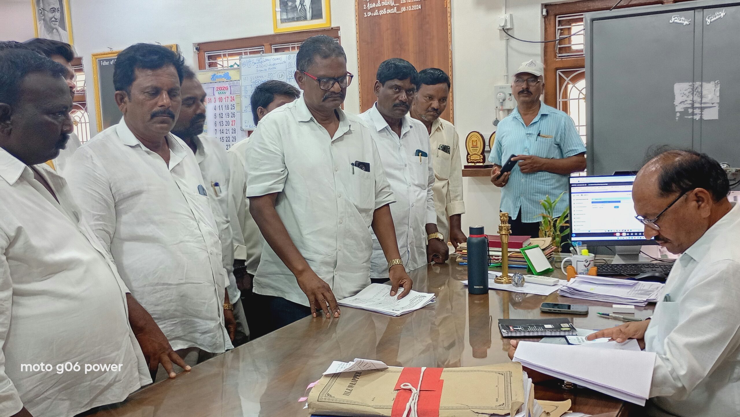 ఆక్రమణ దారులపై క్రిమినల్ కేసులు నమోదు చేయాలి: ఎమ్మార్పీఎస్ రాష్ట్ర కో కన్వీనర్ రామకొండ వెంకటేశ్వర్లు ఆక్రమణ దారులపై క్రిమినల్ కేసులు నమోదు చేయాలి: ఎమ్మార్పీఎస్ రాష్ట్ర కో కన్వీనర్ రామకొండ వెంకటేశ్వర్లు