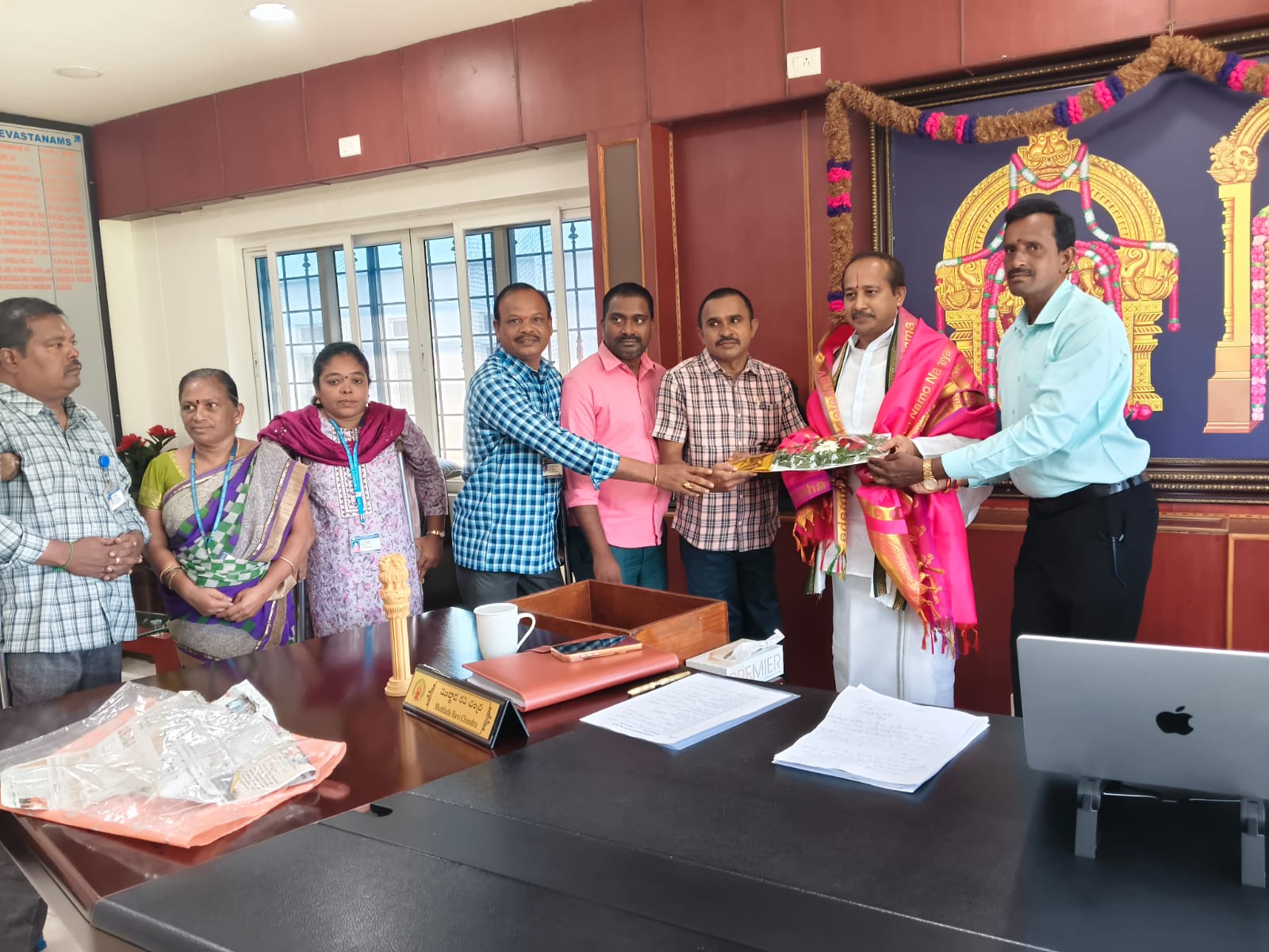 దివ్యాంగులకు శ్రీ వారి దైవ దర్శనం  ఆన్లైన్లో రద్దుపరిచి ఆఫ్లైన్లో ఇవ్వాలి…