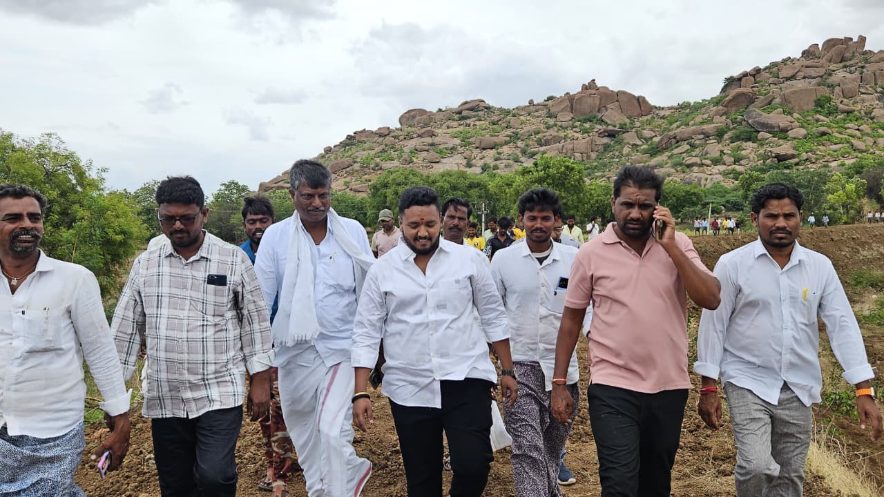 భూగేని చెరువు అభివృద్ధి పనులను రాకేష్ రెడ్డి