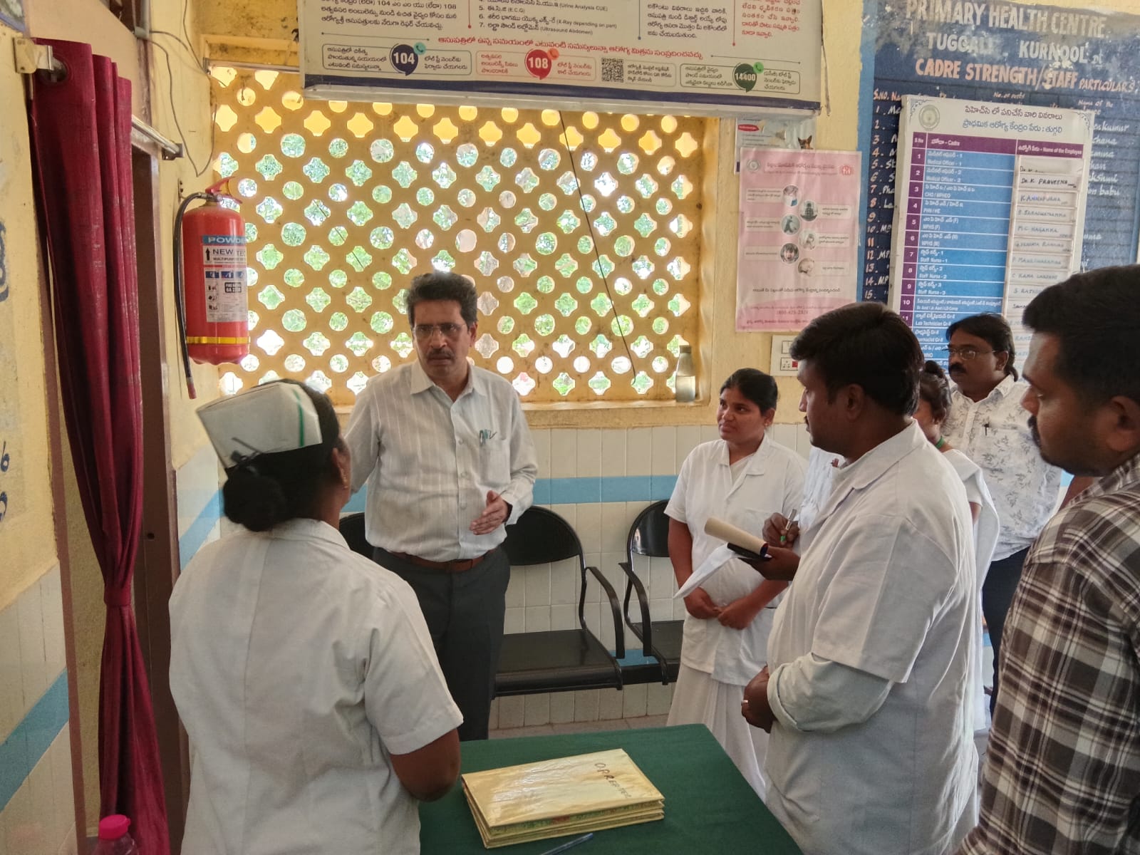 తుగ్గలిలో పీహెచ్‌సీలను పరిశీలించిన జిల్లా వైద్య ఆరోగ్యశాఖ అధికారి