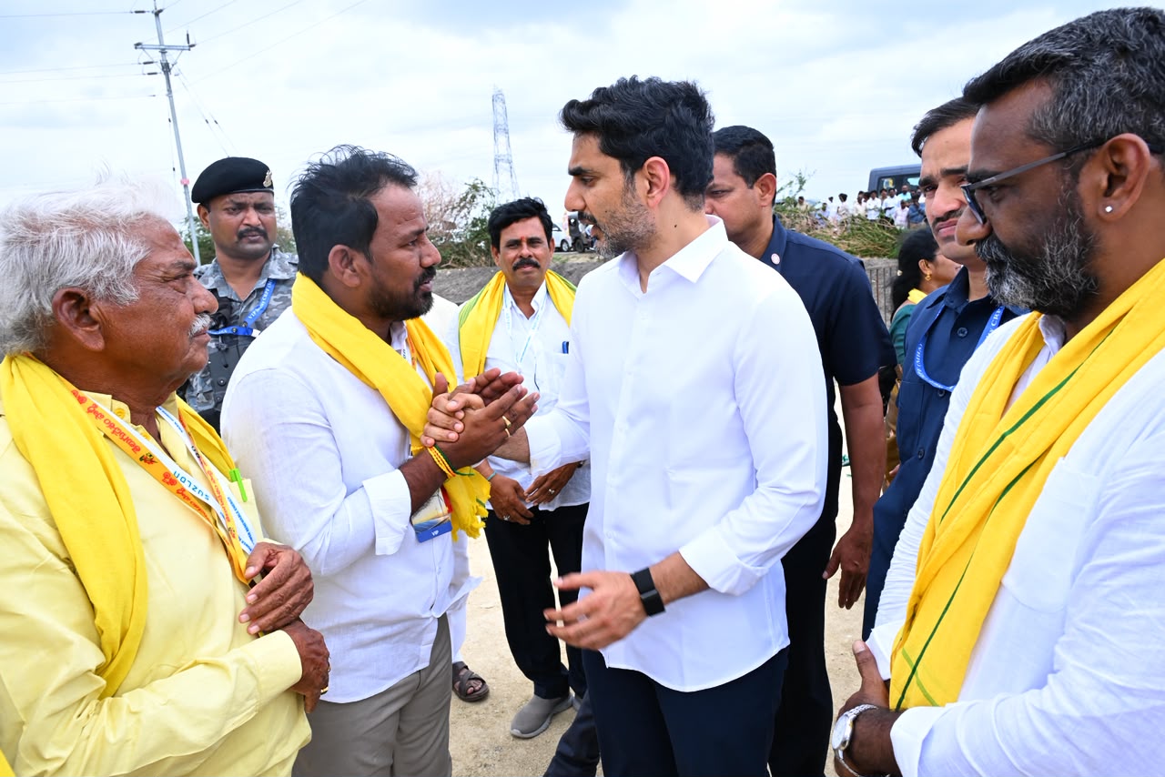 మంత్రి నారా లోకేష్ ను మర్యాదపూర్వకంగా కలిసిన తెదేపా నేత మిద్దె వెంకటేష్ యాదవ్