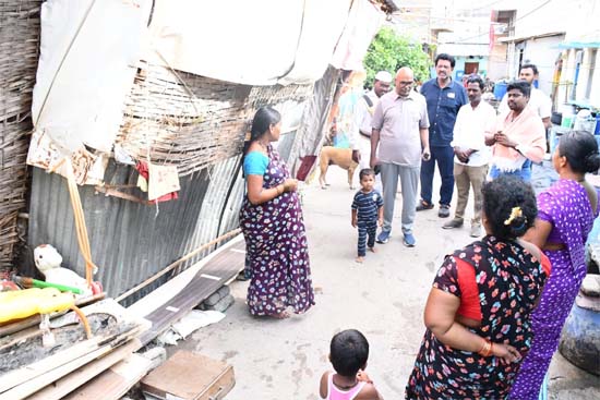 మున్సిపల్ స్థలాల ఆక్రమణలపై ఉక్కుపాదం మున్సిపల్ స్థలాల ఆక్రమణలపై ఉక్కుపాదం